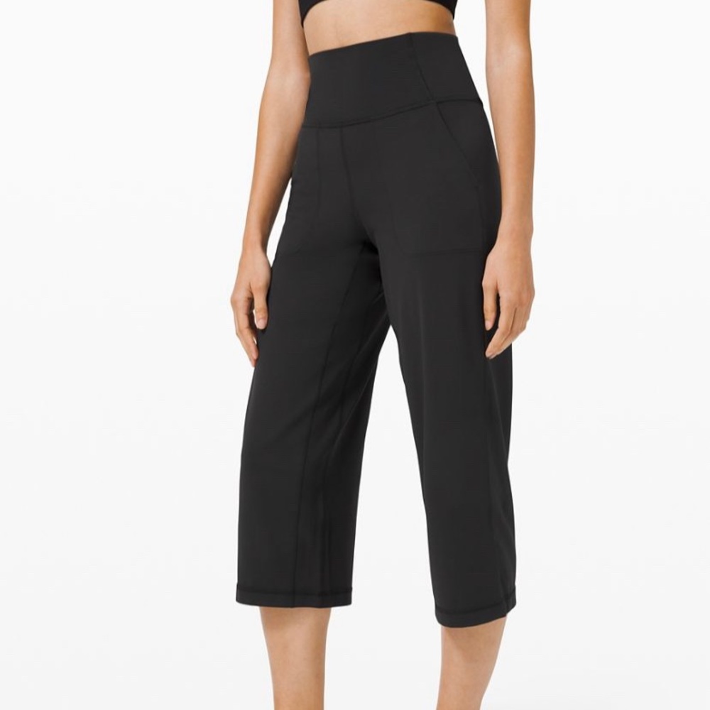 LULULEMON Align Wide Leg Super High-Rise Crop 23” size 6 Black